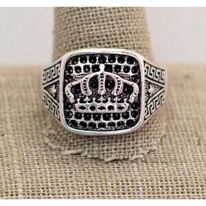 Size 14 silver queen vintage ring (C1)